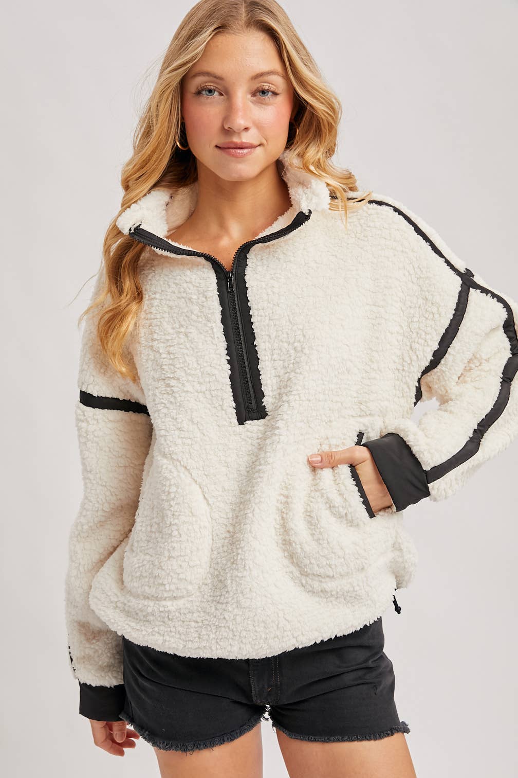 HALF ZIP SHERPA FLEECE TOP WITH POCKETS: IVORY & BLACK