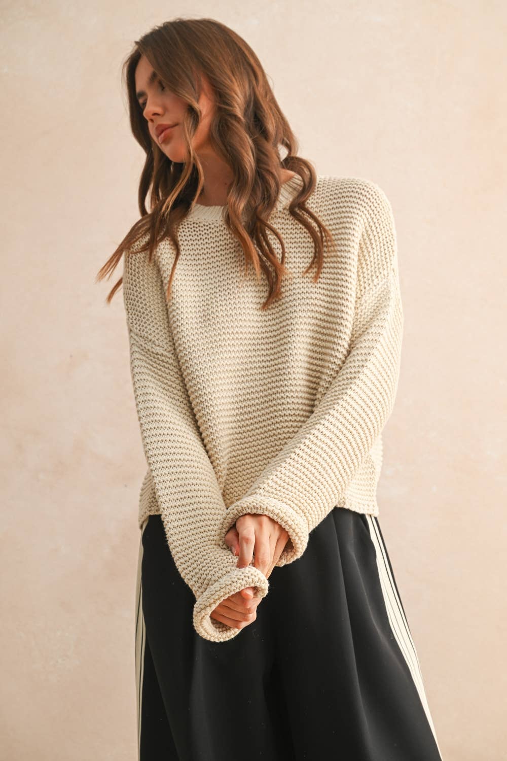 ROUND NECK SWEATER KNITTED TOP: CREAM