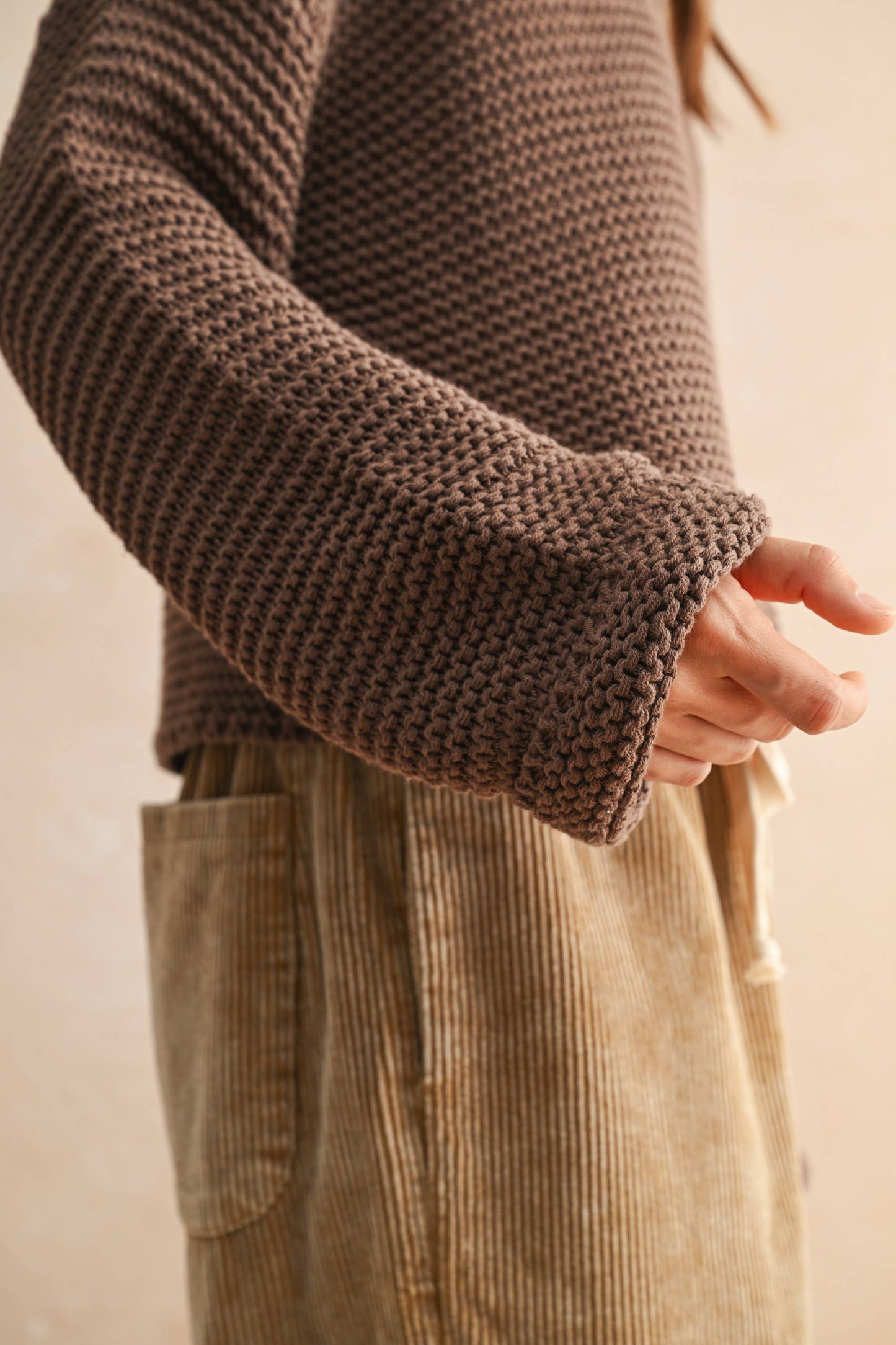 ROUND NECK SWEATER KNITTED TOP: CREAM