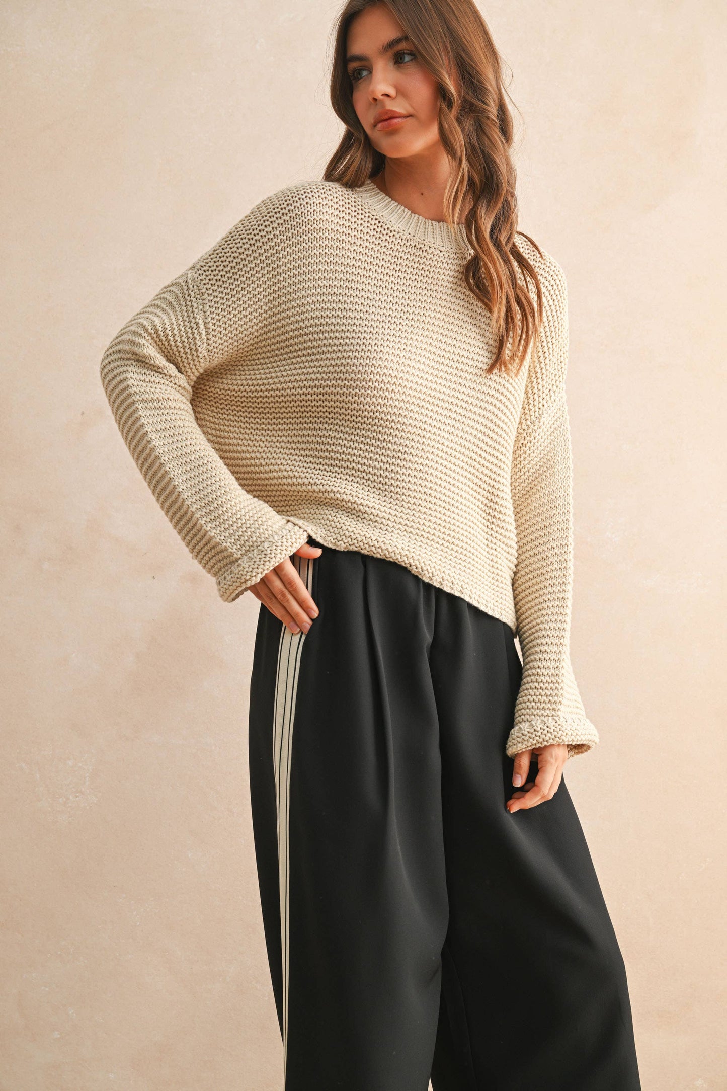 ROUND NECK SWEATER KNITTED TOP: CREAM